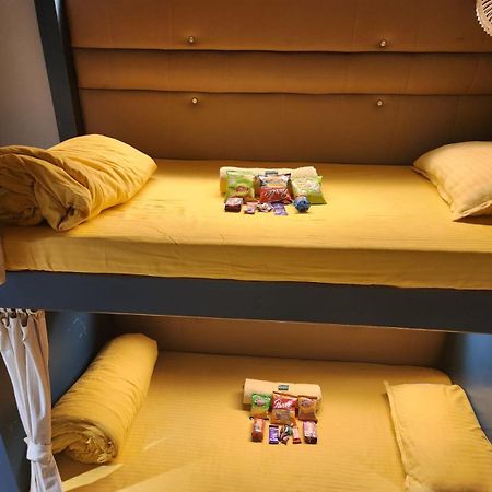 Sinhassan Dormitory Hostel Juhu 뭄바이 외부 사진