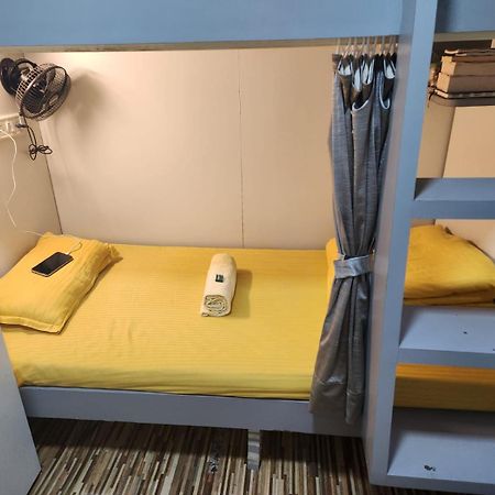Sinhassan Dormitory Hostel Juhu 뭄바이 외부 사진
