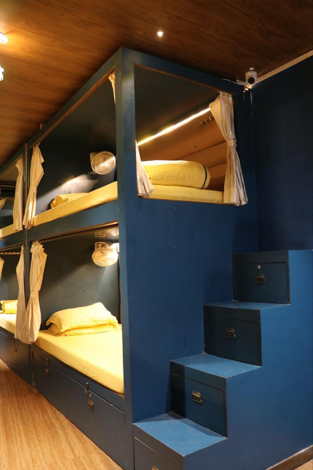Sinhassan Dormitory Hostel Juhu 뭄바이 외부 사진