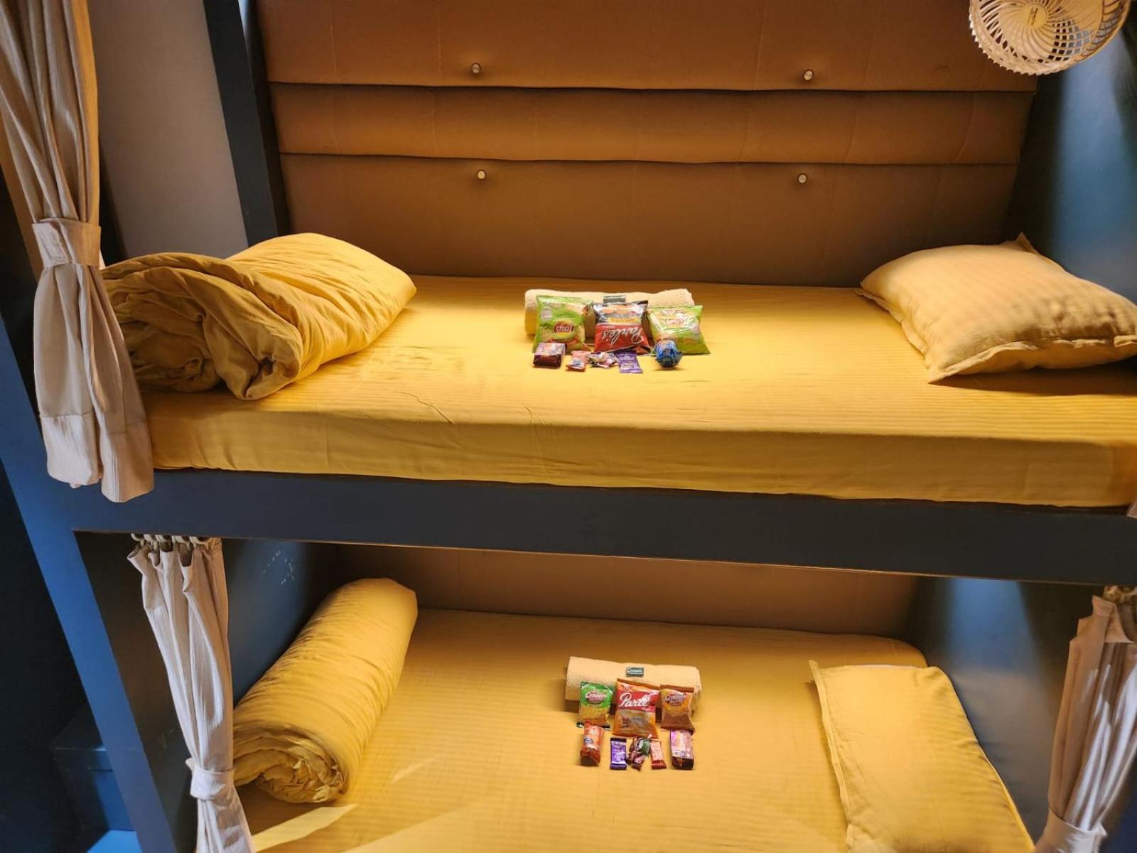 Sinhassan Dormitory Hostel Juhu 뭄바이 외부 사진